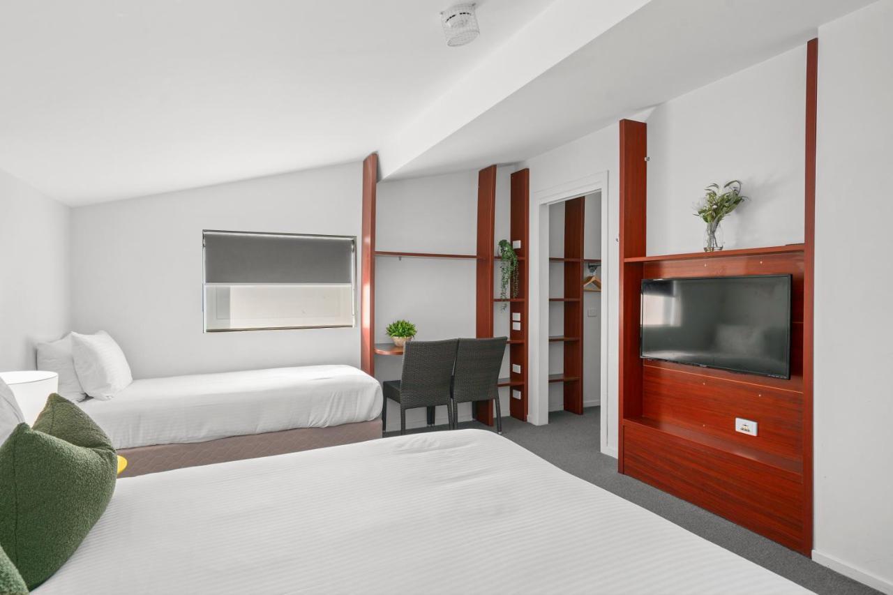 Grand Hotel And Studios Wyong Exterior foto