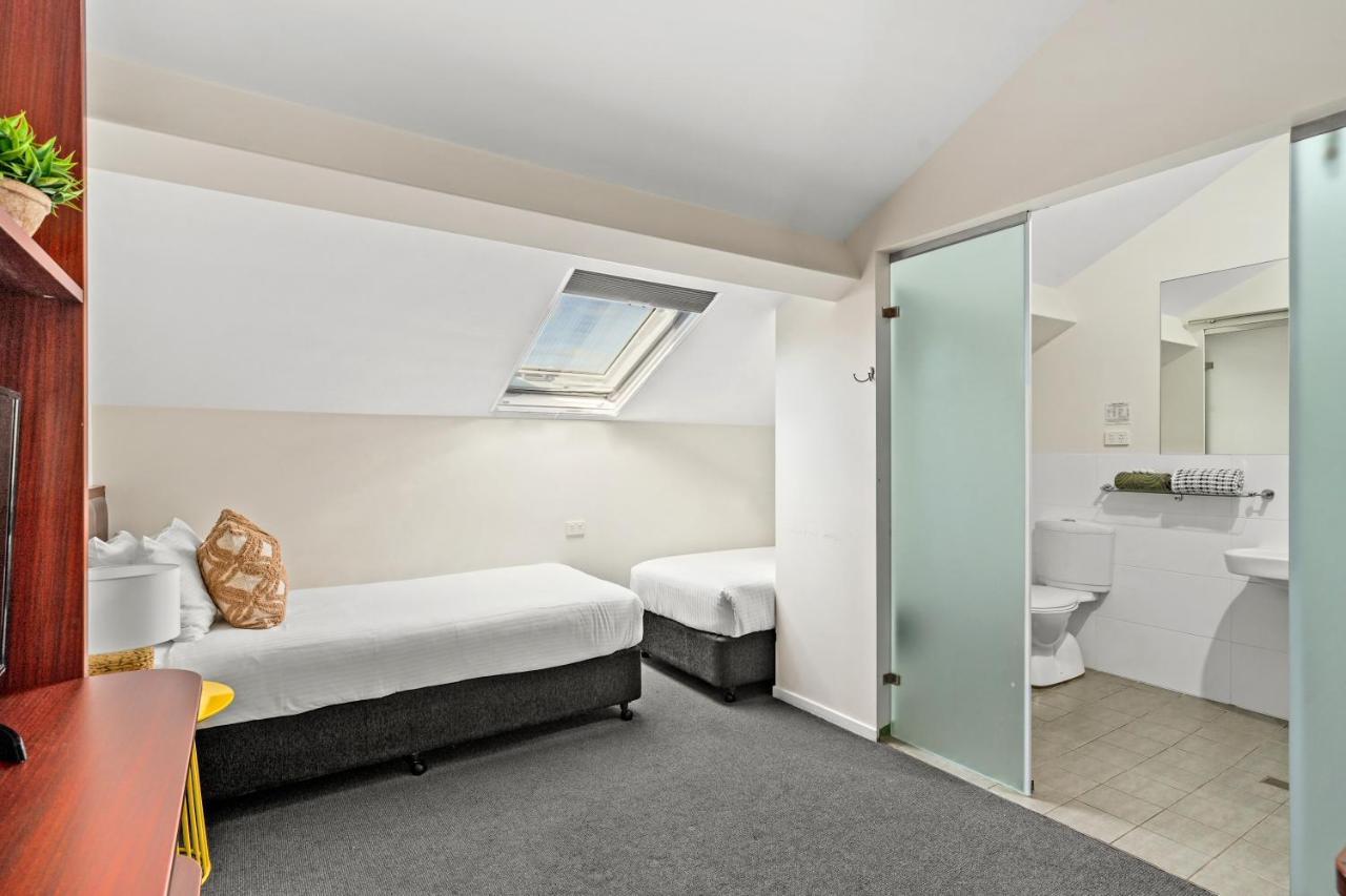 Grand Hotel And Studios Wyong Exterior foto
